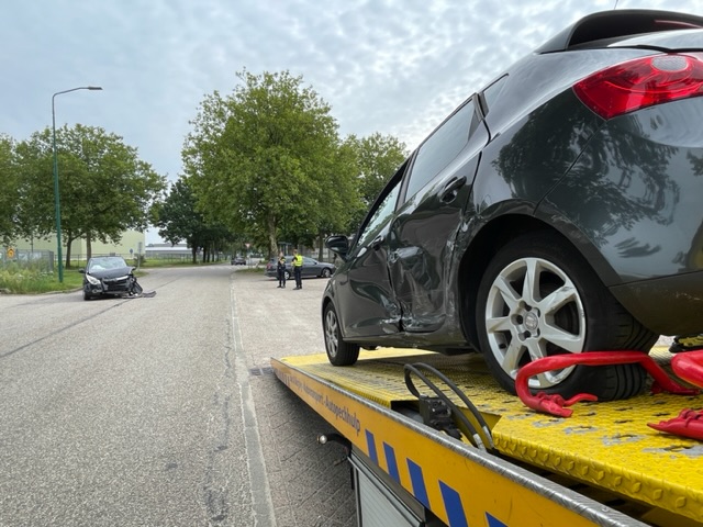 Twee voertuigen betrokken bij botsing Boxmeer