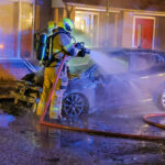 Auto volledig uitgebrand aan de Hoge Akker in Rijkevoort