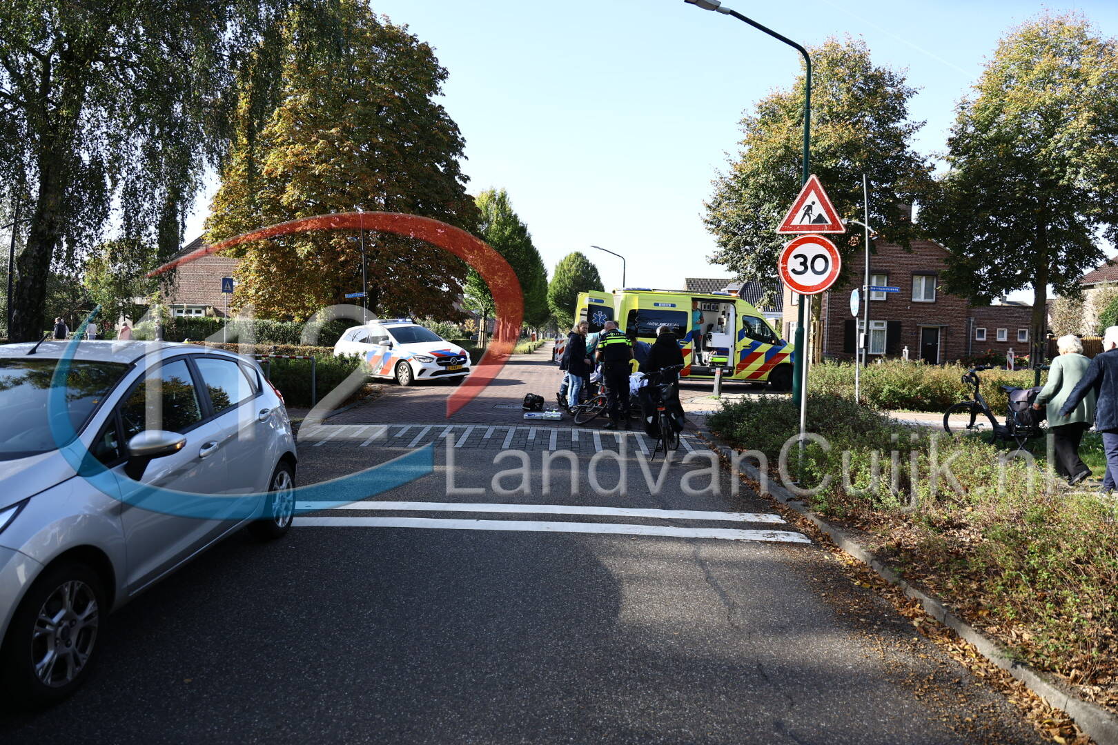 Vrouw op fiets gewond geraakt na botsing in Overloon