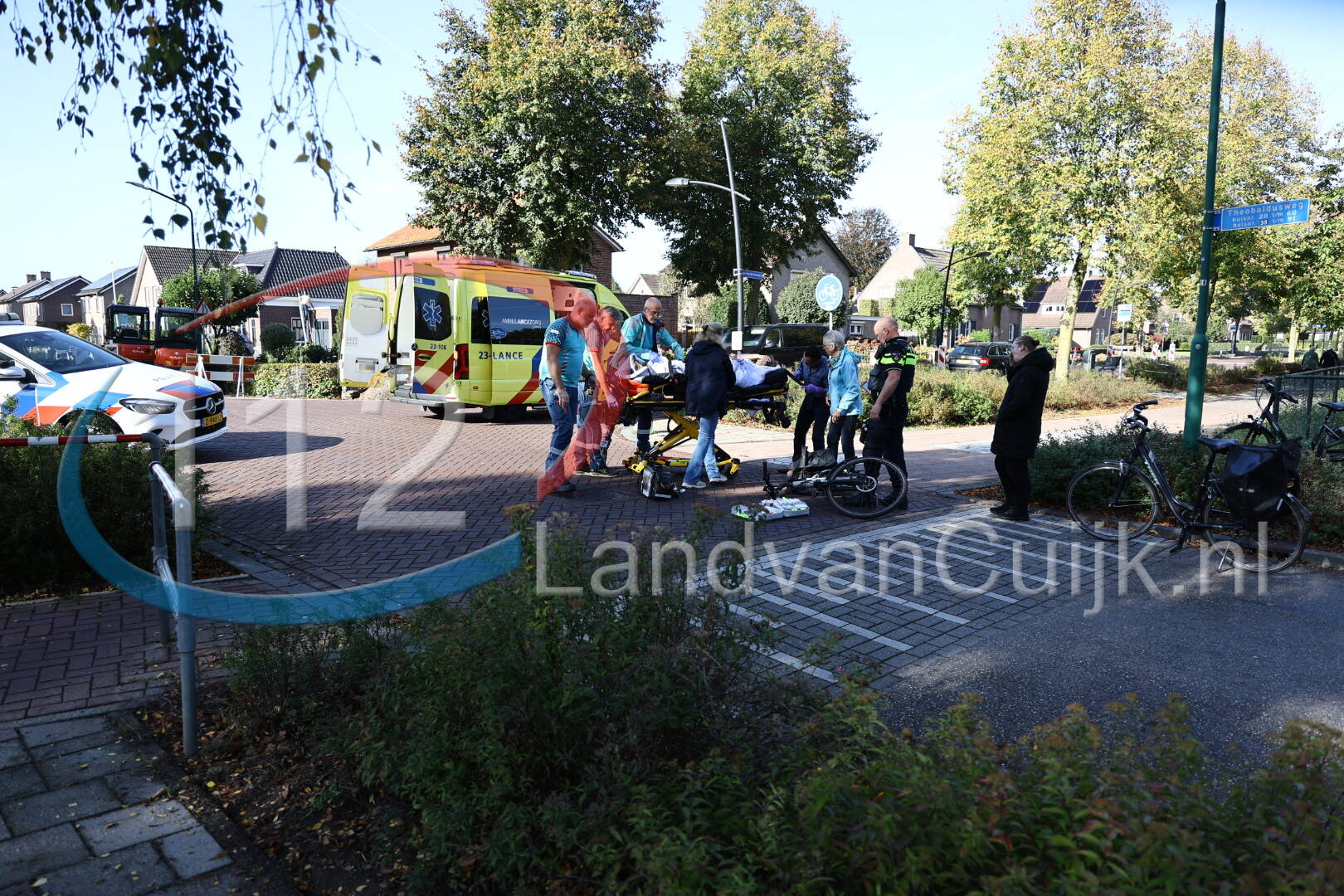 Vrouw op fiets gewond geraakt na botsing in Overloon