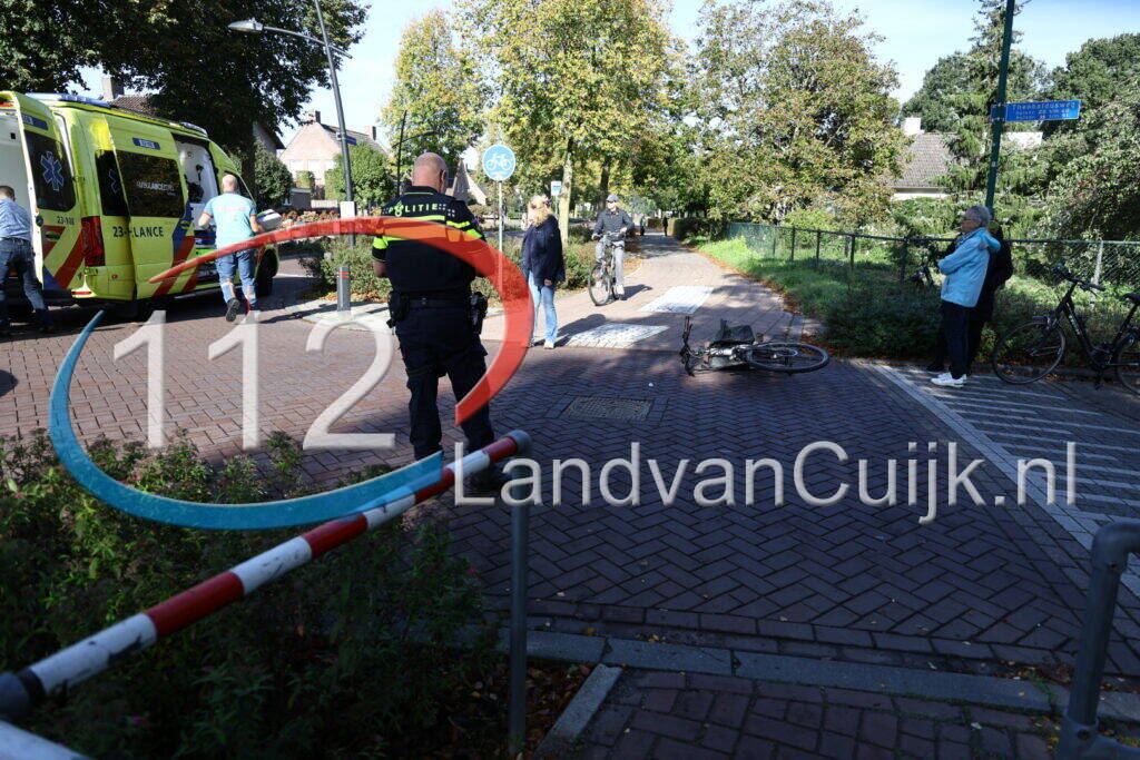 Vrouw op fiets gewond geraakt na botsing in Overloon