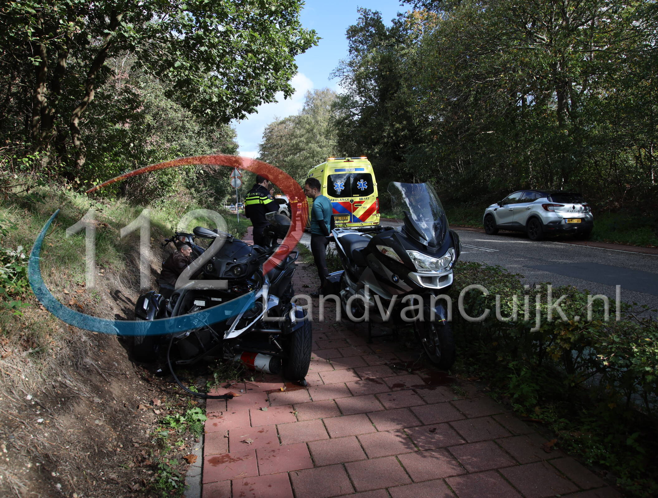 Man en vrouw gewond bij botsing tussen Can-Am en motor op Groesbeekseweg in Mook