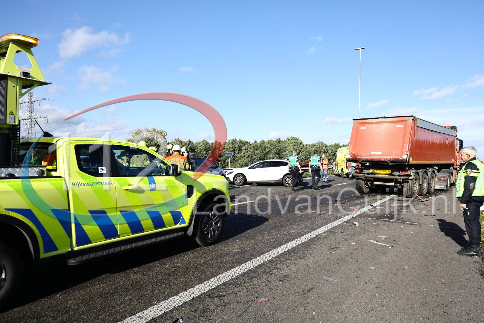 Meerdere auto’s en vrachtwagens betrokken bij ongeval A73 Linden